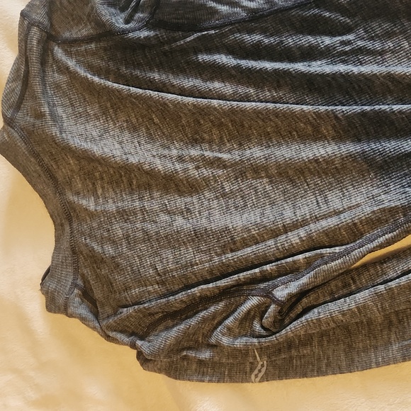 Saucony lightweight 1/4 zip grey small - Picture 3 of 3